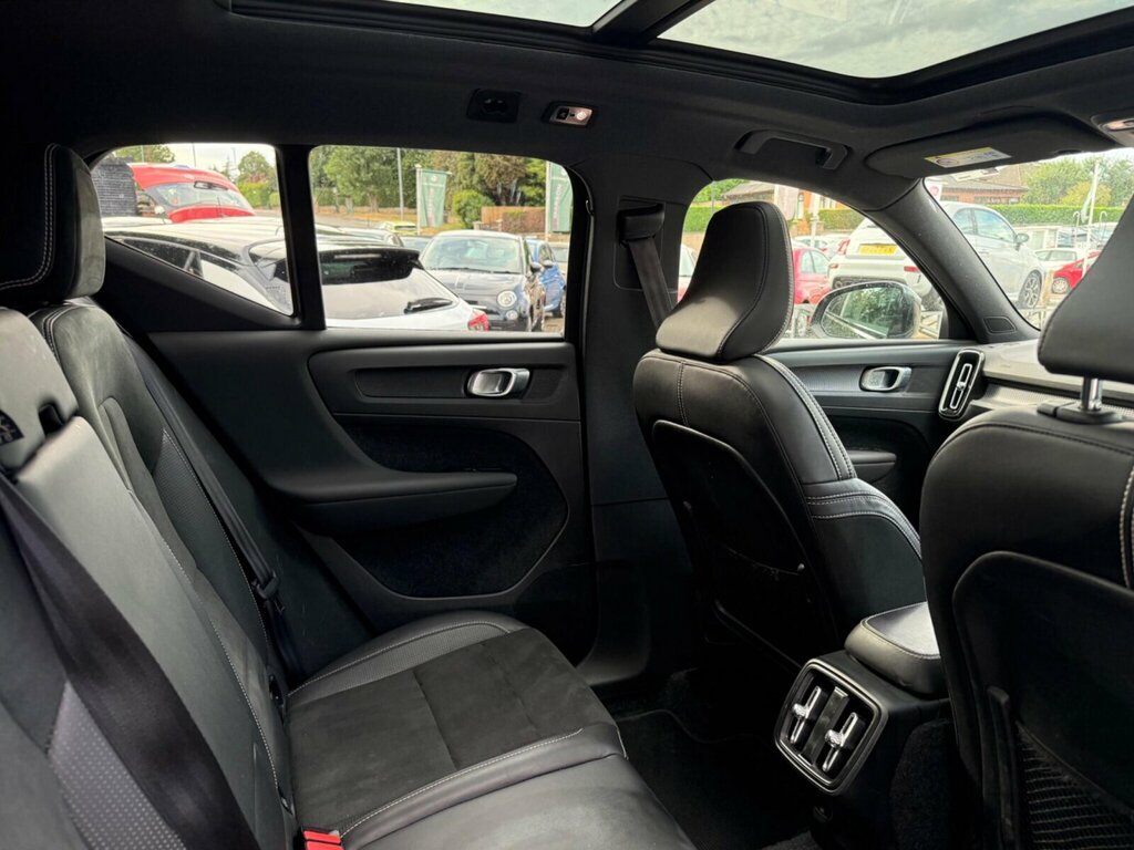 Volvo XC40 T3 R-design Pro 163 Big Spec Finance From 8. Blue #34