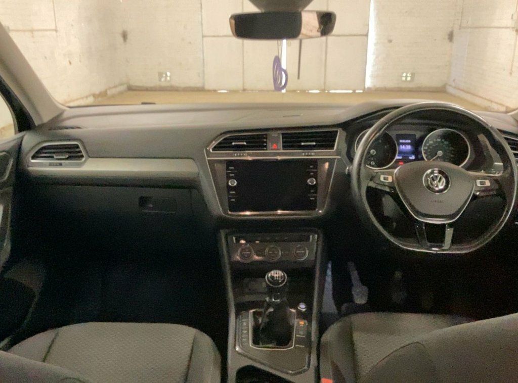 Volkswagen Tiguan Allspace 1.5L Match Black #2