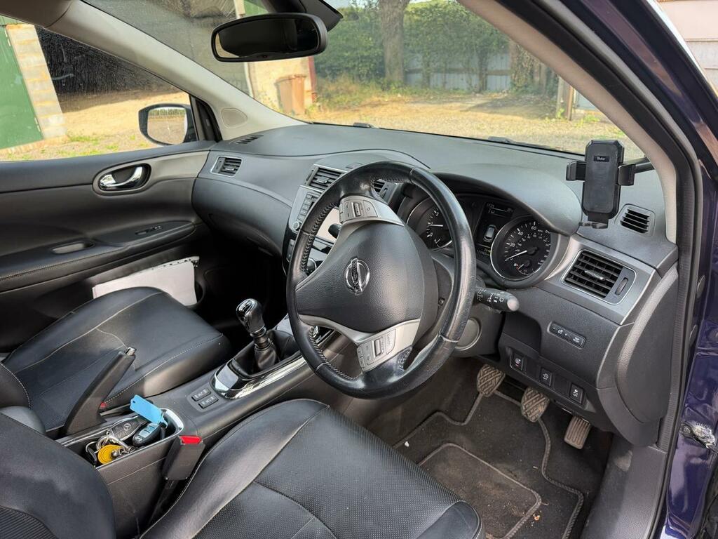 Nissan Pulsar 1.6 Dig-t Tekna Euro Red #10