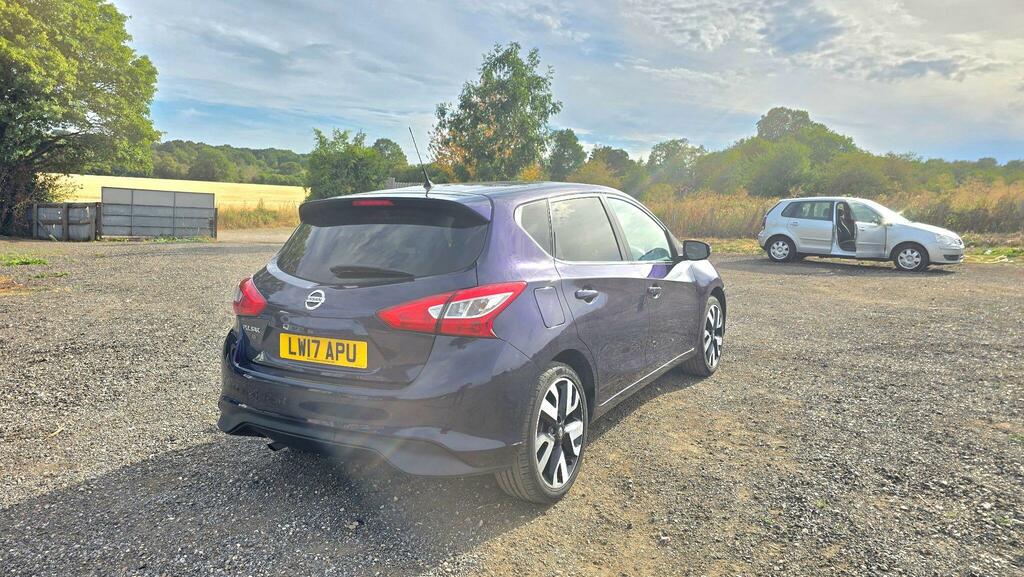 Nissan Pulsar 1.6 Dig-t Tekna Euro Red #8