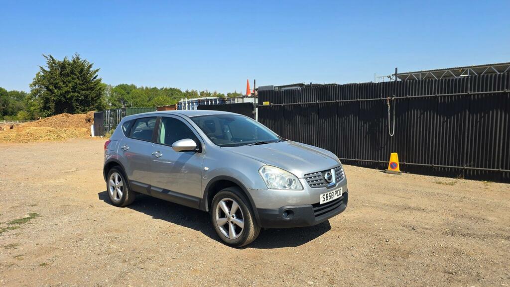 Nissan Qashqai 1.5 Dci Tekna Hatchback Black #1