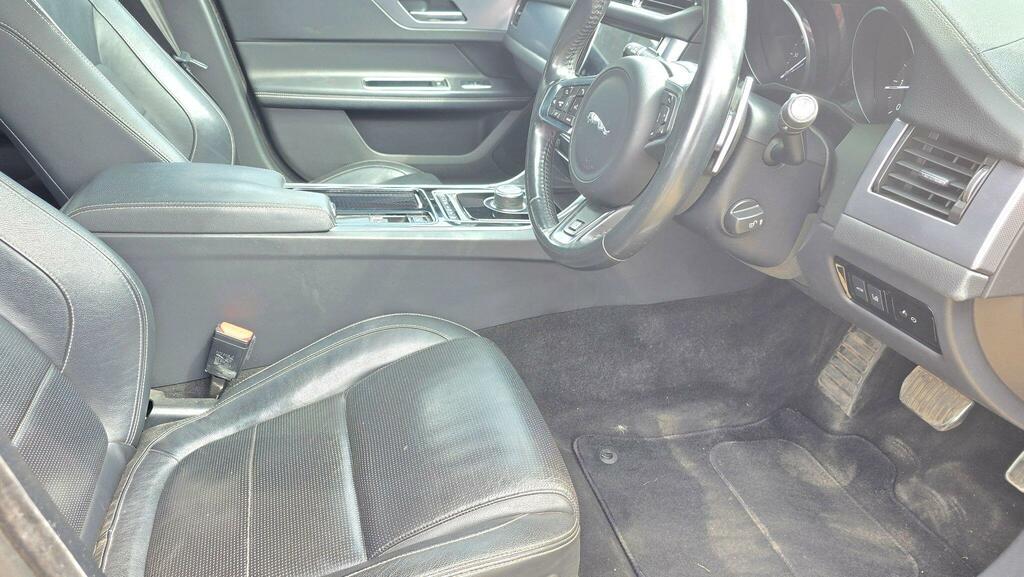 Jaguar XF 2.0D R-sport Sportbrake Awd Euro 6 Black #18