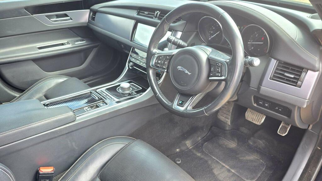 Jaguar XF 2.0D R-sport Sportbrake Awd Euro 6 Black #17
