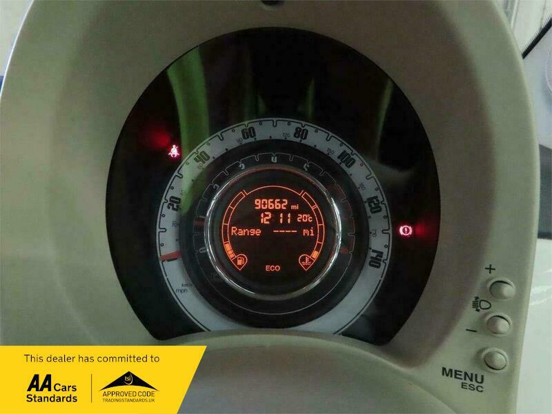 Fiat 500 0.9 Twinair Lounge Euro LL61UMJ White #6