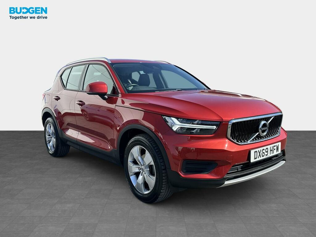 Volvo XC40 1.5 T3 Momentum Euro 6 Ss DX69HFW Red