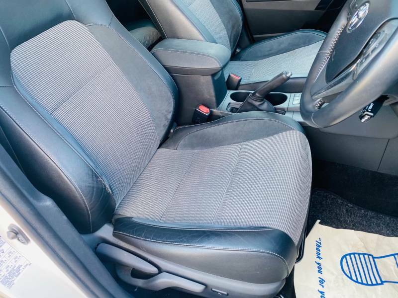 Toyota Auris 1.8 Hybrid Excel Tss Cvt - 2017 67 White #4