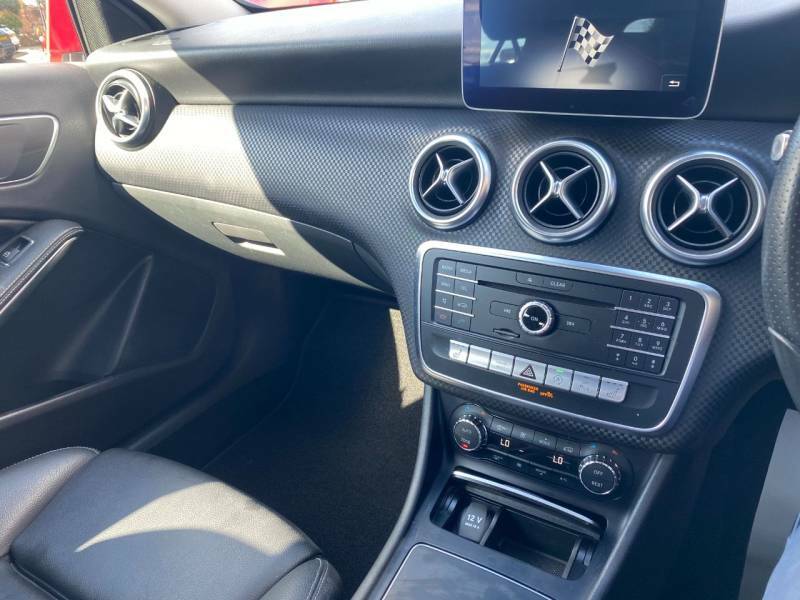 Mercedes-Benz A Class 2.1 A200d Amg Line Premium 7G-dct Euro 6 Ss White #24