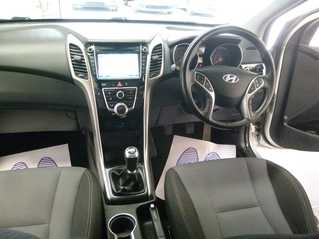 Hyundai I30 1.6 Crdi Blue Drive Premium Dct Black #18