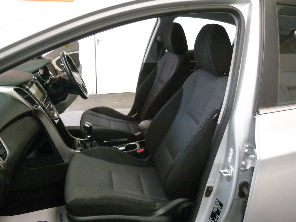 Hyundai I30 1.6 Crdi Blue Drive Premium Dct Black #16