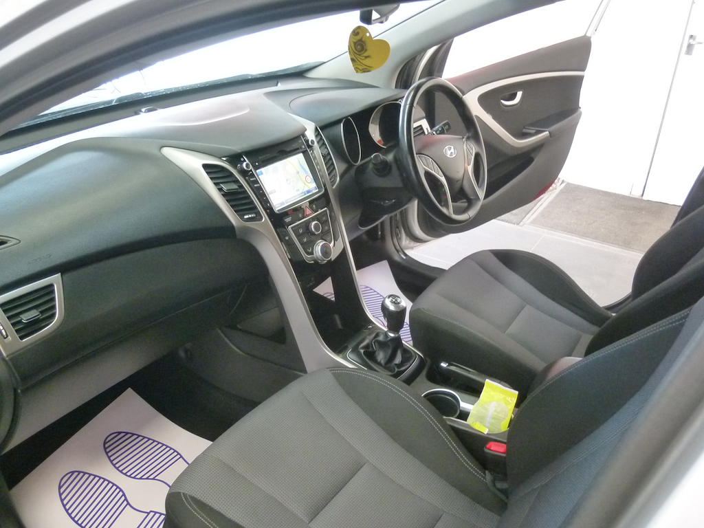 Hyundai I30 1.6 Crdi Blue Drive Premium Dct Black #15