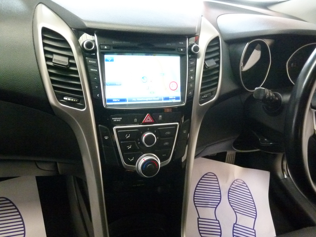 Hyundai I30 1.6 Crdi Blue Drive Premium Dct Black #17