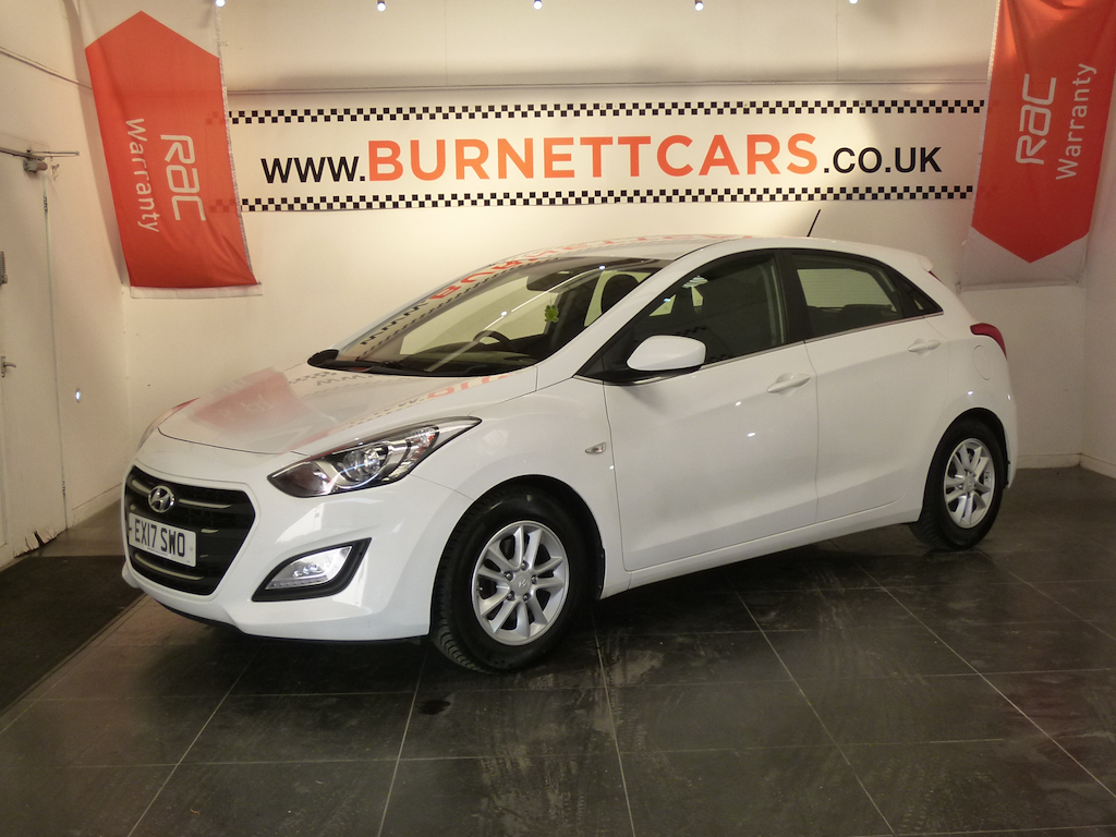 Hyundai I30 Crdi Se Blue Drive White #2