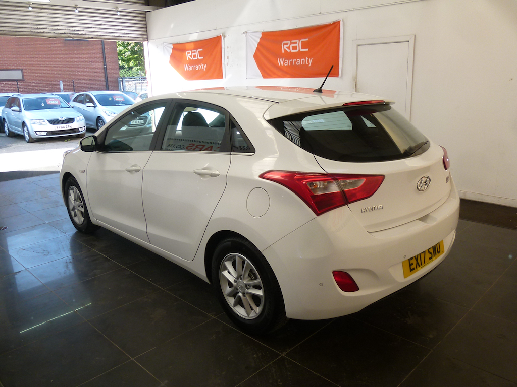 Hyundai I30 Crdi Se Blue Drive White #6