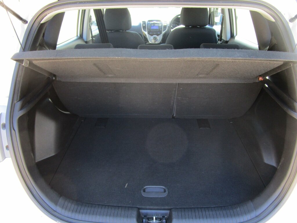 Hyundai Ix20 1.4 Style Hatchback Euro 5 Ss Grey #10