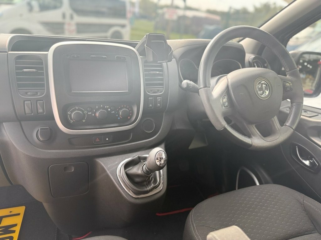 Vauxhall Vivaro Mpv Grey #2