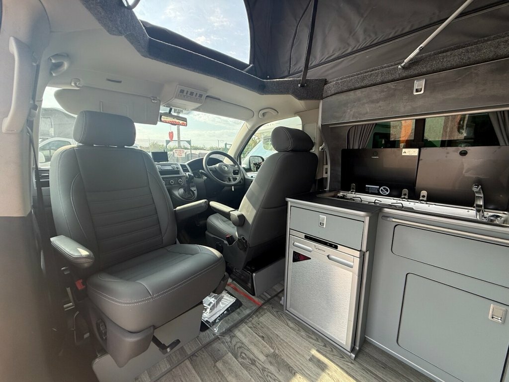 Volkswagen Transporter Shuttle 2L T30 Se Silver