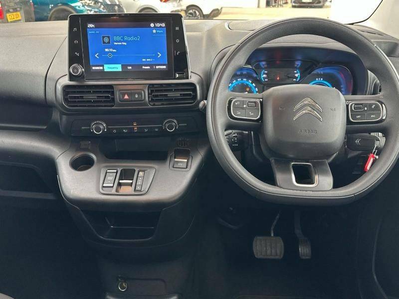 Citroen e-Berlingo 100Kw Feel XL 50Kwh 7 Seat Grey #5