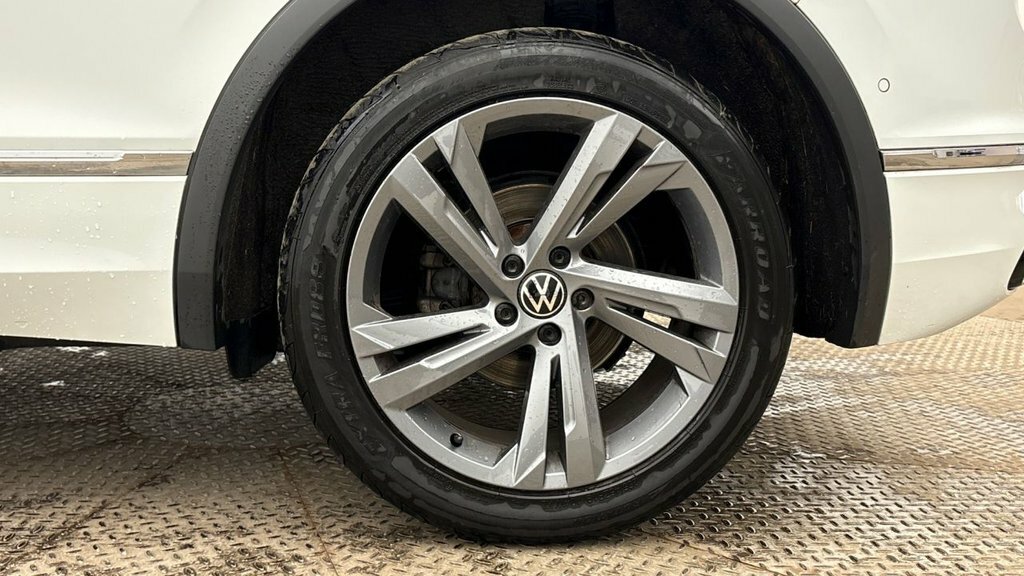 Volkswagen Tiguan 1.5L R-line Edition MW23ORN White #4