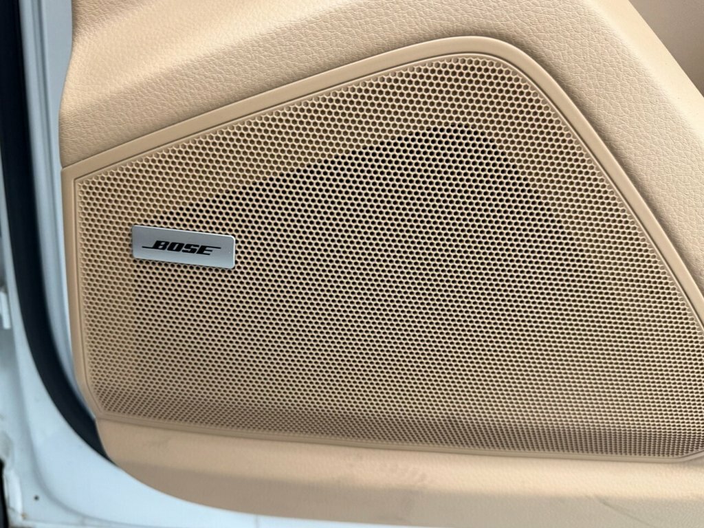 Porsche Cayenne Suv RO18ZFC White #2