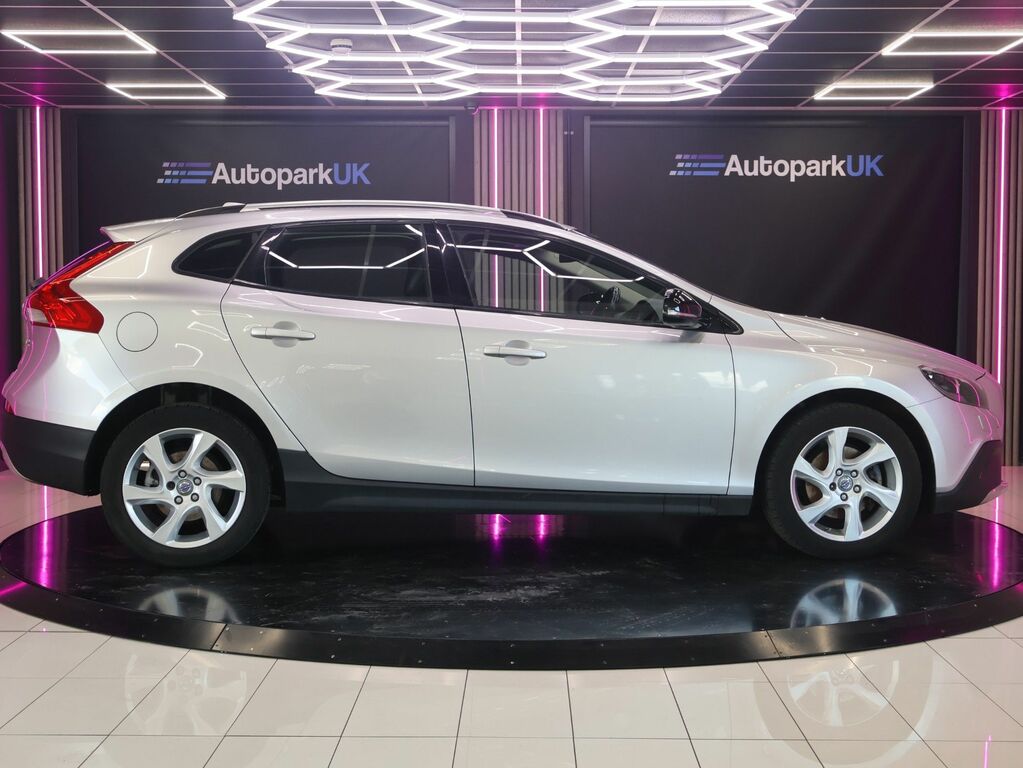 Volvo V40 Cross Country 2015 1.6 D2 Lux Nav Hatchback Eu Silver #2