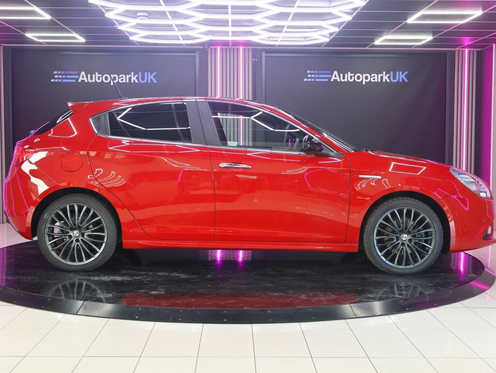 Alfa Romeo Giulietta 2016 1.4 Tb Multiair Collezione Hatchback Petr Red #2