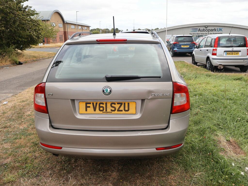 Skoda Octavia 2011 1.6 Tdi S Estate Euro 5 10 Beige #5