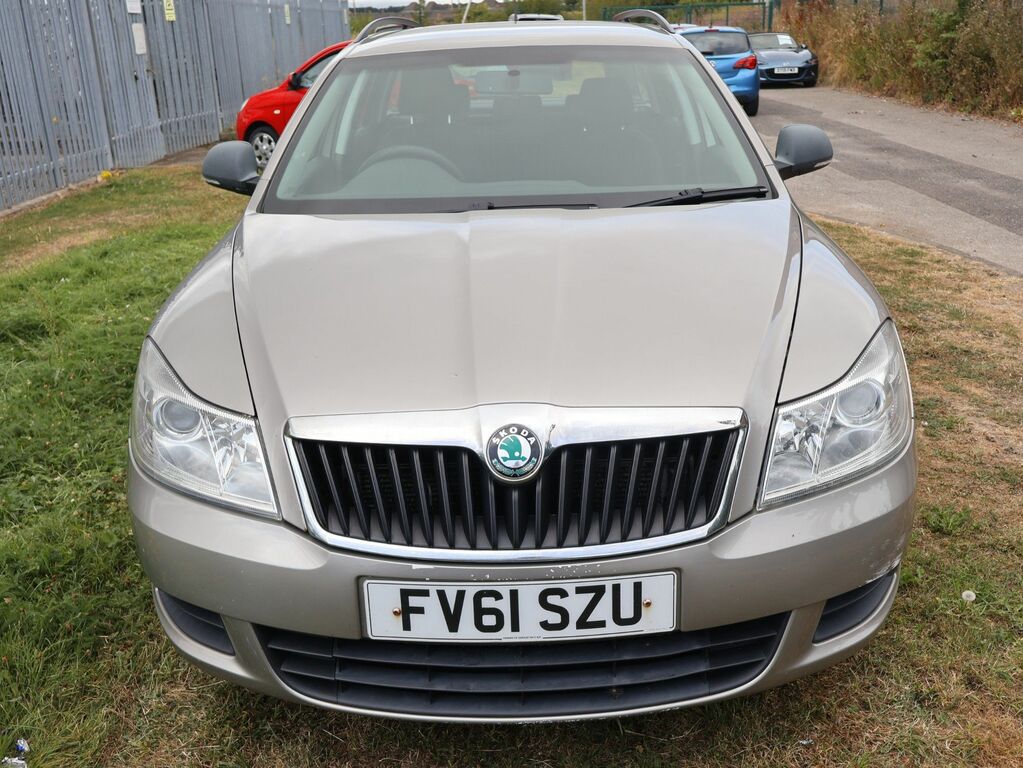 Skoda Octavia 2011 1.6 Tdi S Estate Euro 5 10 Beige #2