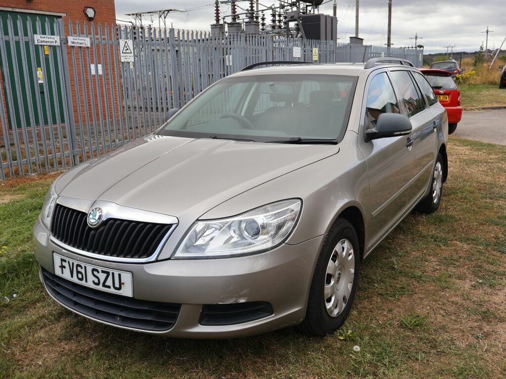 Skoda Octavia 2011 1.6 Tdi S Estate Euro 5 10 Beige #3