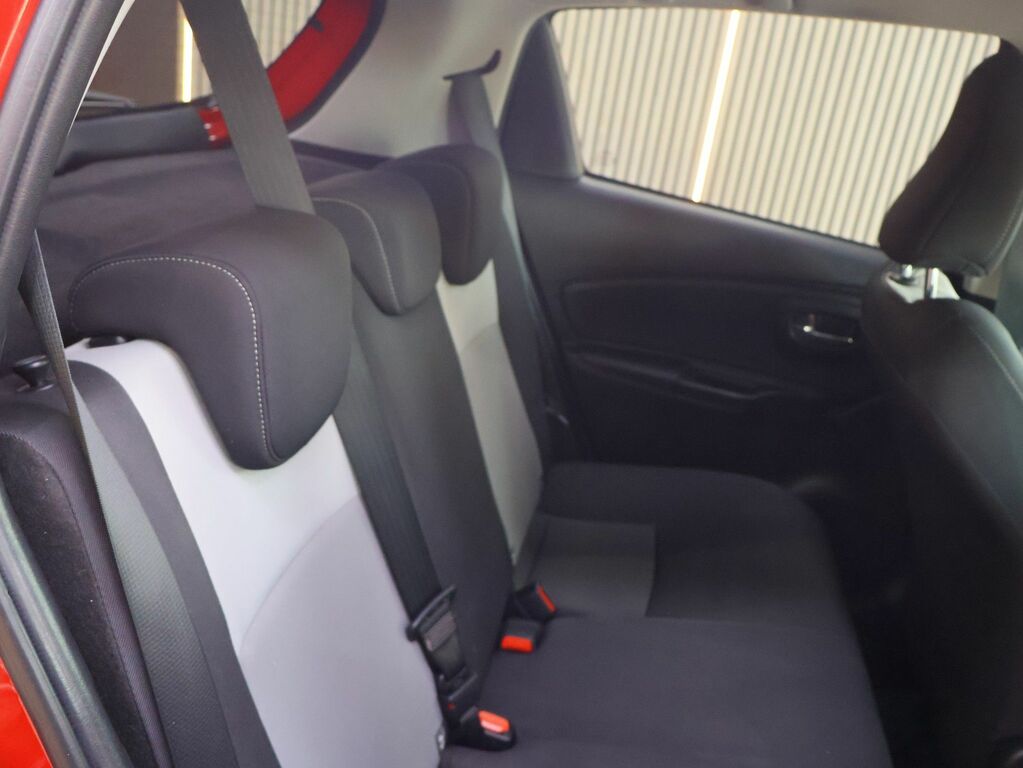 Toyota Yaris 1.0L Vvt-i Icon Tss 69 Bhp White #23