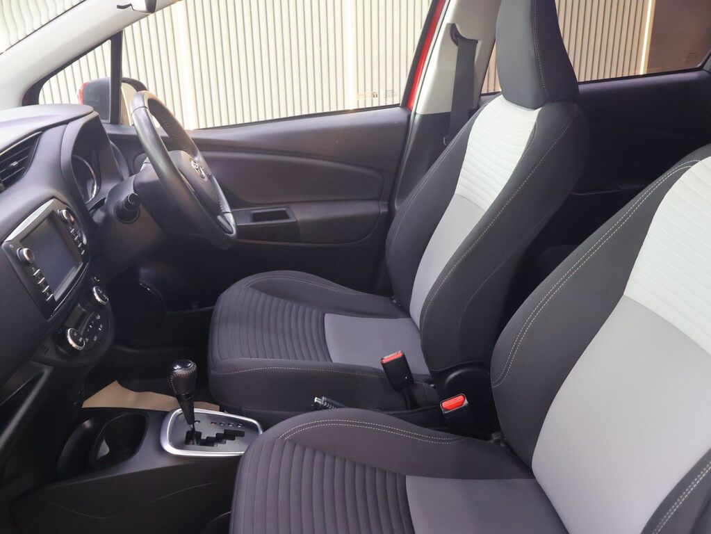 Toyota Yaris 1.0L Vvt-i Icon Tss 69 Bhp White #17
