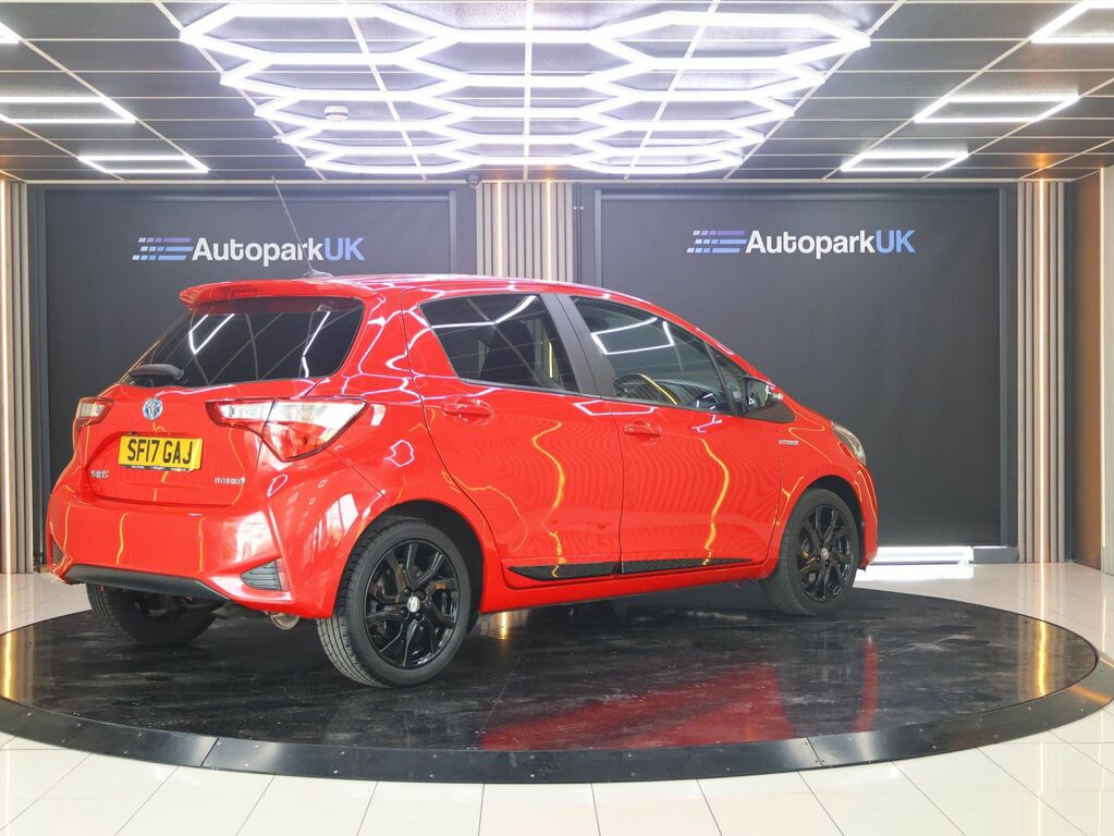 Toyota Yaris 2017 1.5 Vvt-h Design Hatchback Hybrid Red #3