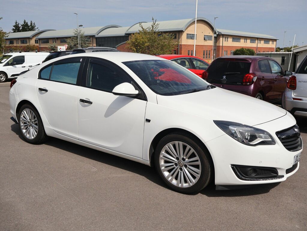 Vauxhall Insignia 2015 2.0 Cdti Ecoflex Tech Line Hatchback Dies White #4
