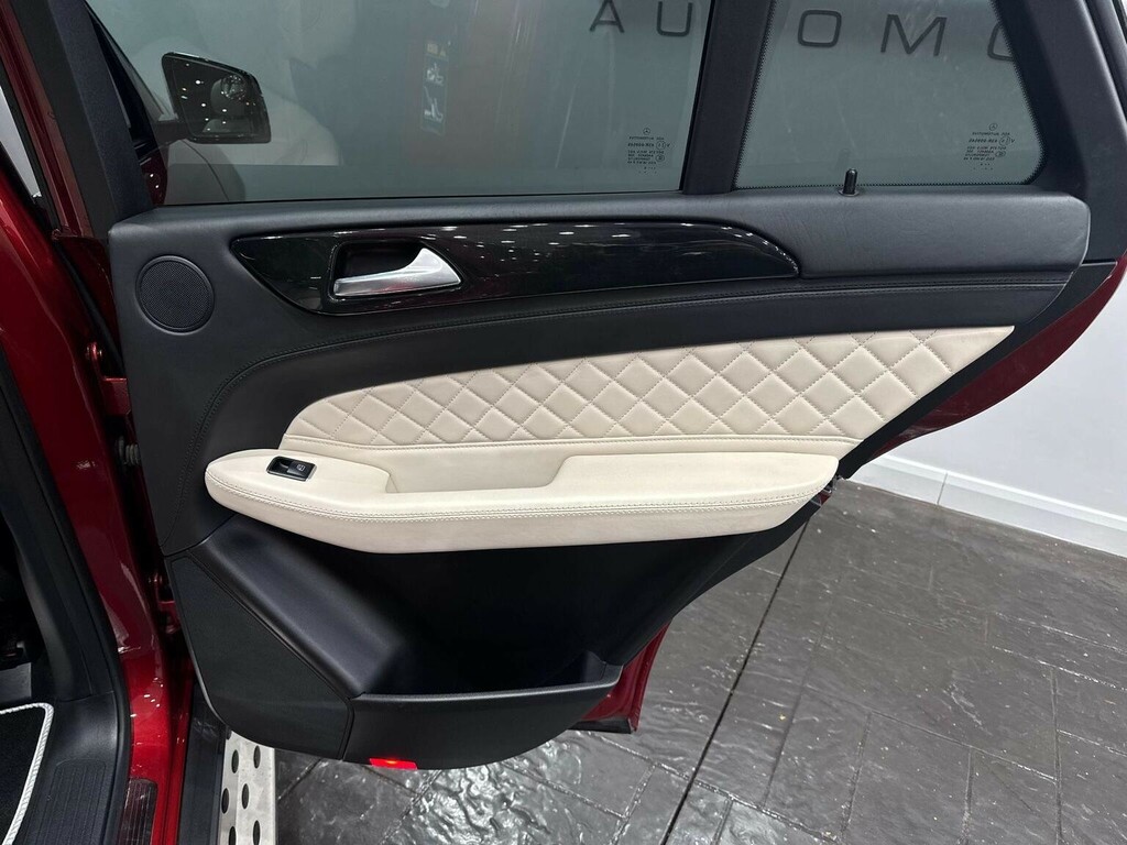 Mercedes-Benz GLE Class Gle 250 D 4Matic Amg Line Premium Black #40