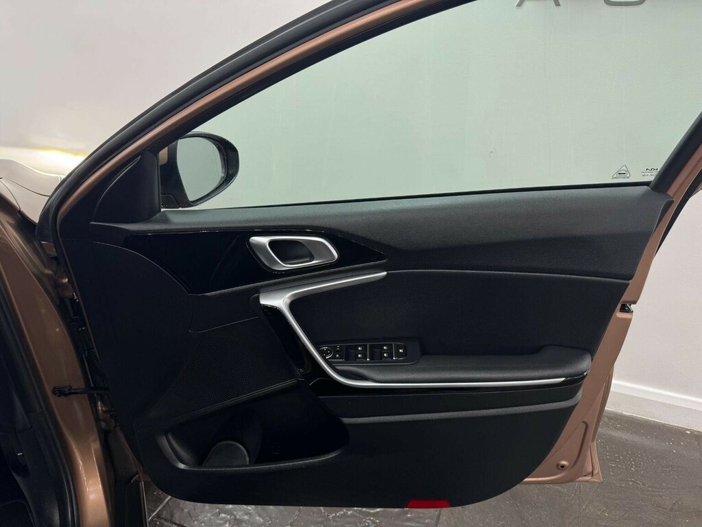 Kia Xceed 1.6 Gdi 8.9Kwh 3 Suv Plug-in Hybrid Dct #18