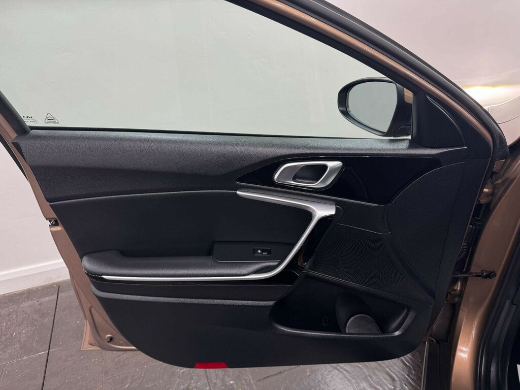 Kia Xceed 1.6 Gdi 8.9Kwh 3 Suv Plug-in Hybrid Dct #33