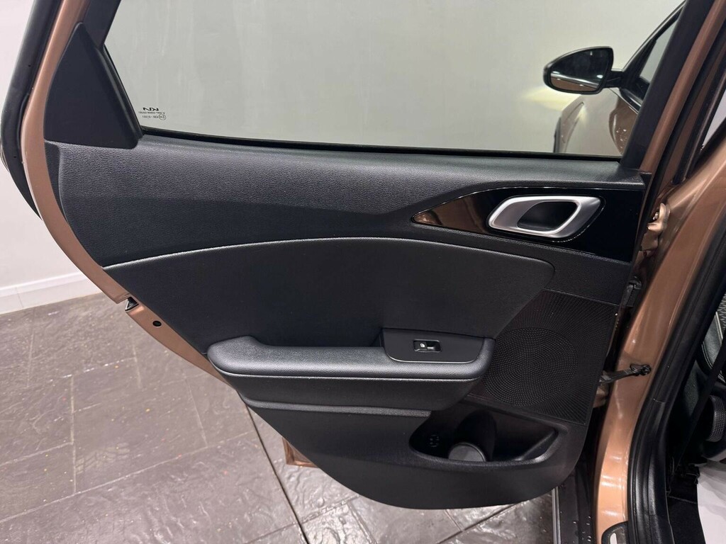 Kia Xceed 1.6 Gdi 8.9Kwh 3 Suv Plug-in Hybrid Dct #37