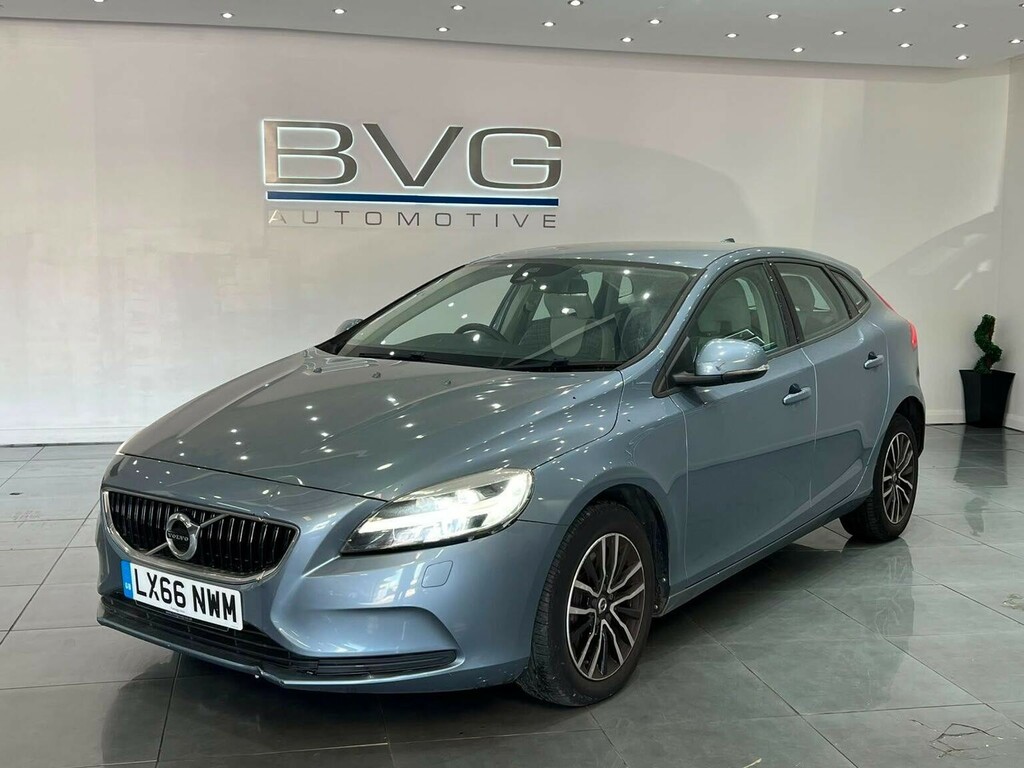 Volvo V40 1.5 T2 Momentum Nav Plus Euro 6 Ss Blue