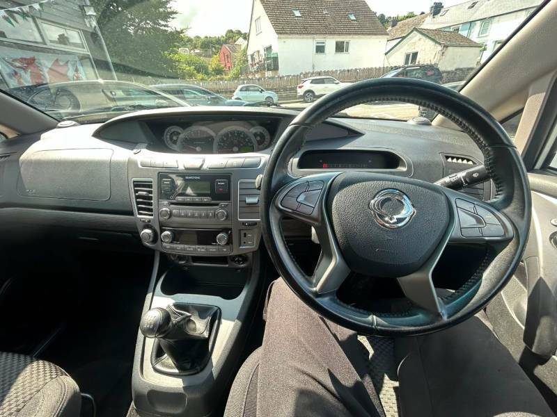 SsangYong Turismo 2.2 Ex 176 Bhp 7 Seater Silver #10