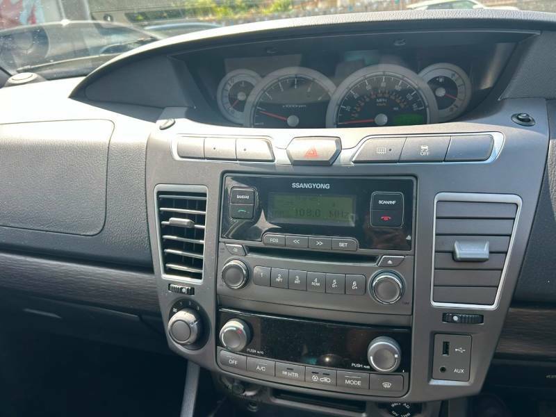 SsangYong Turismo 2.2 Ex 176 Bhp 7 Seater Silver #12