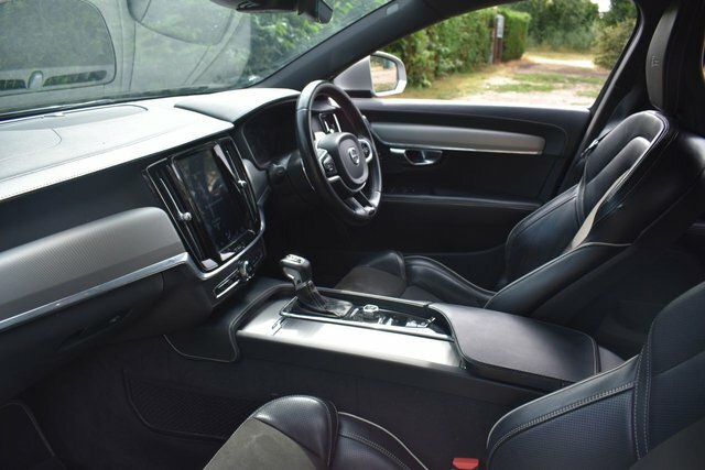 Volvo S90 D4 Momentum Xenium, Winter Family Packs White #31