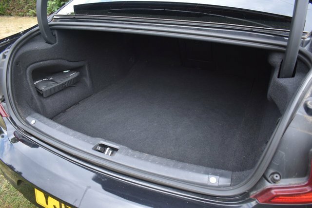 Volvo S90 D4 Momentum Xenium, Winter Family Packs White #44
