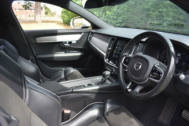 Volvo S90 D4 Momentum Xenium, Winter Family Packs White #27