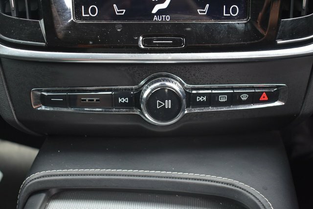 Volvo S90 D4 Momentum Xenium, Winter Family Packs White #16