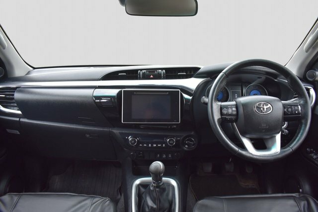 Toyota HILUX Pickup 2.4 D-4d Invincible X 4Wd Euro 6 Black #7