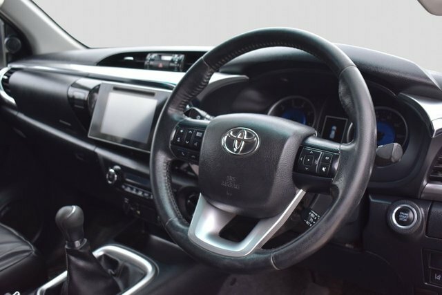 Toyota HILUX Pickup 2.4 D-4d Invincible X 4Wd Euro 6 Black #10