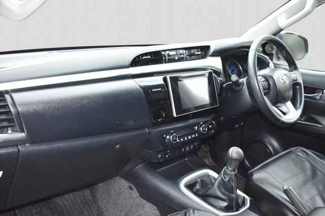 Toyota HILUX Pickup 2.4 D-4d Invincible X 4Wd Euro 6 Black #8