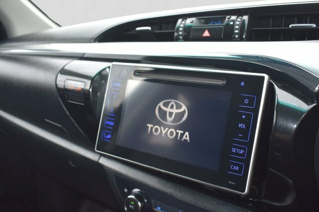 Toyota HILUX Pickup 2.4 D-4d Invincible X 4Wd Euro 6 Black #15