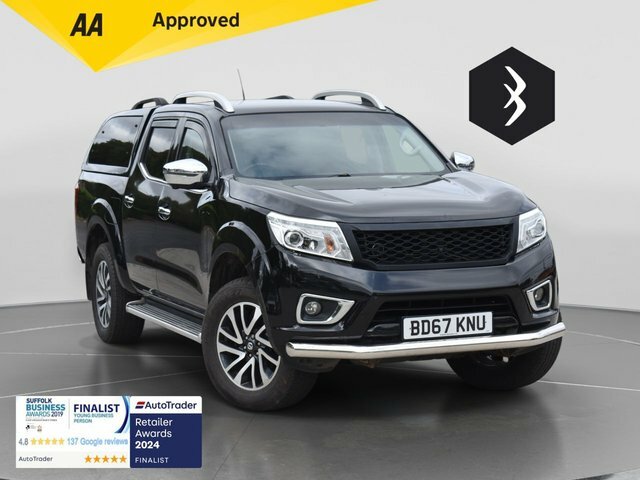 Nissan Navara 2.3 Dci Tekna Pickup Double Cab 4W Black