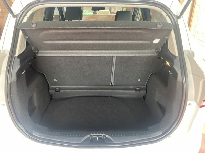 Ford B-Max Hatchback MF66EYV White #3