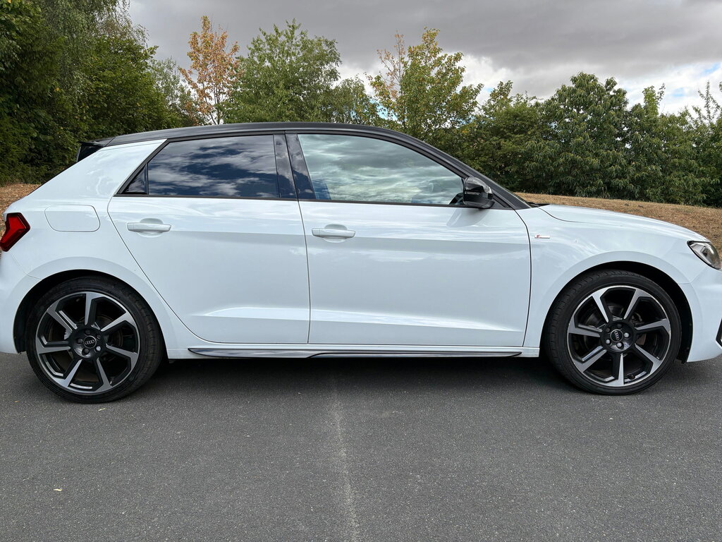 Audi A1 1.5 Tfsi 35 Black Edition Sportback S T White #3